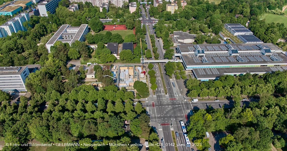 07.06.2023 - aktuelle Fotos von der »<strong><i>Baustelle zum Hort für Kinder</i></strong>« in Neuperlach in München